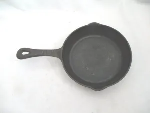 BENJAMIN & MEDWIN 8 In. Cast Iron SKILLET Pot Pan Cooking Camping Sits Flat