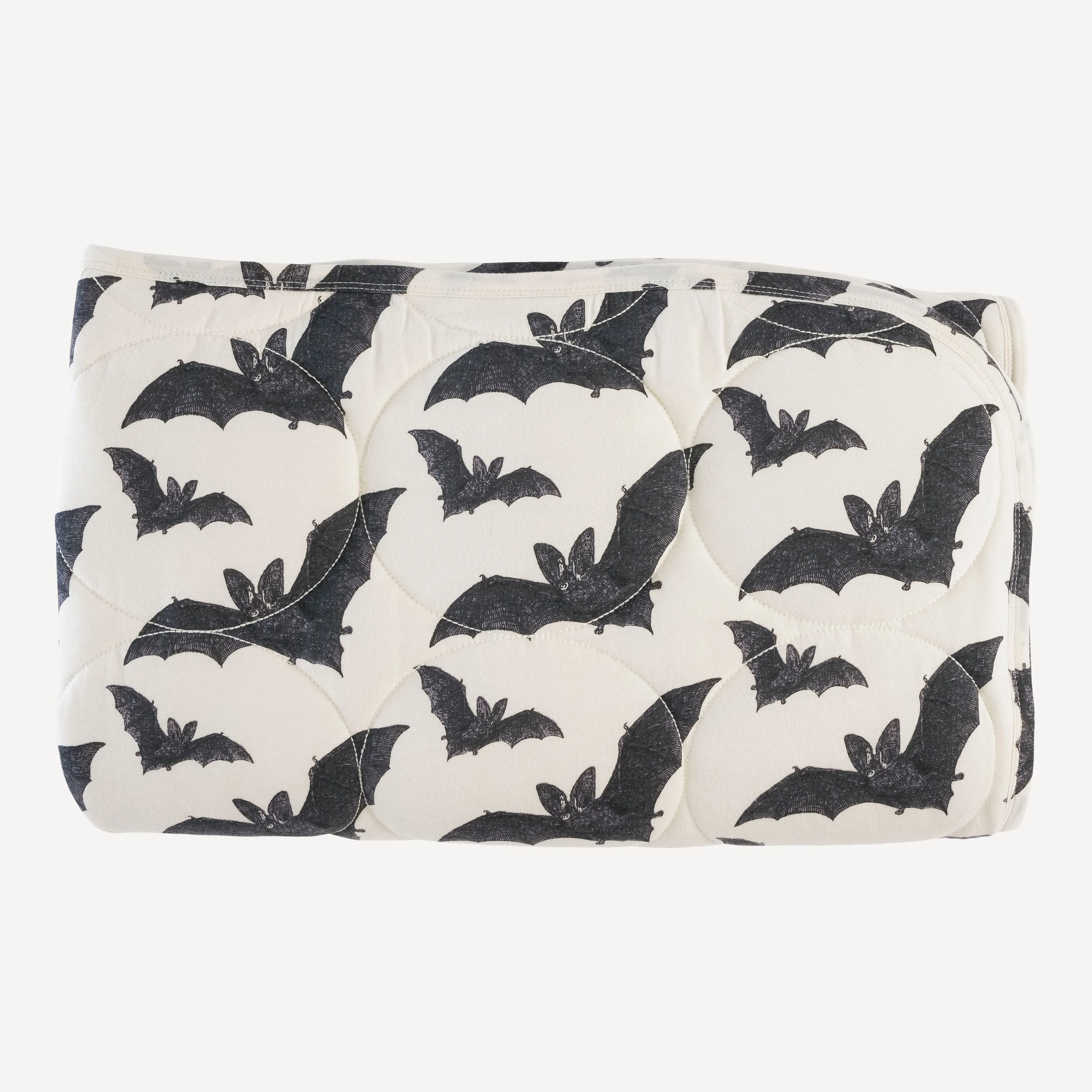 classic circle quilt | black bats | lenzing modal