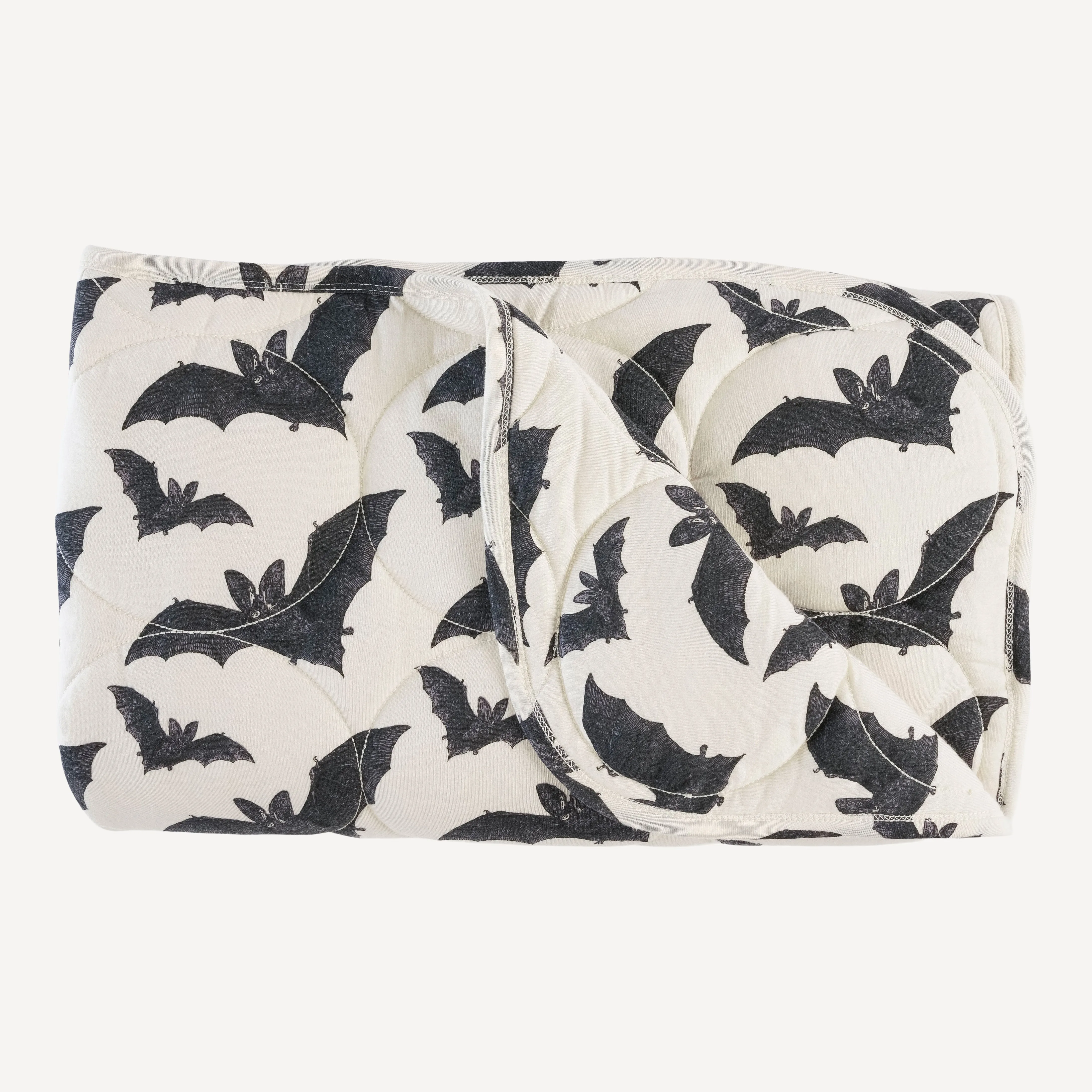 classic circle quilt | black bats | lenzing modal
